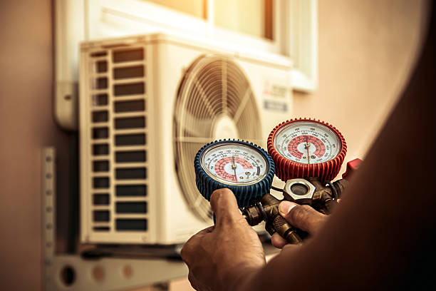 Professional Hvac technician working in Seabrook, MD